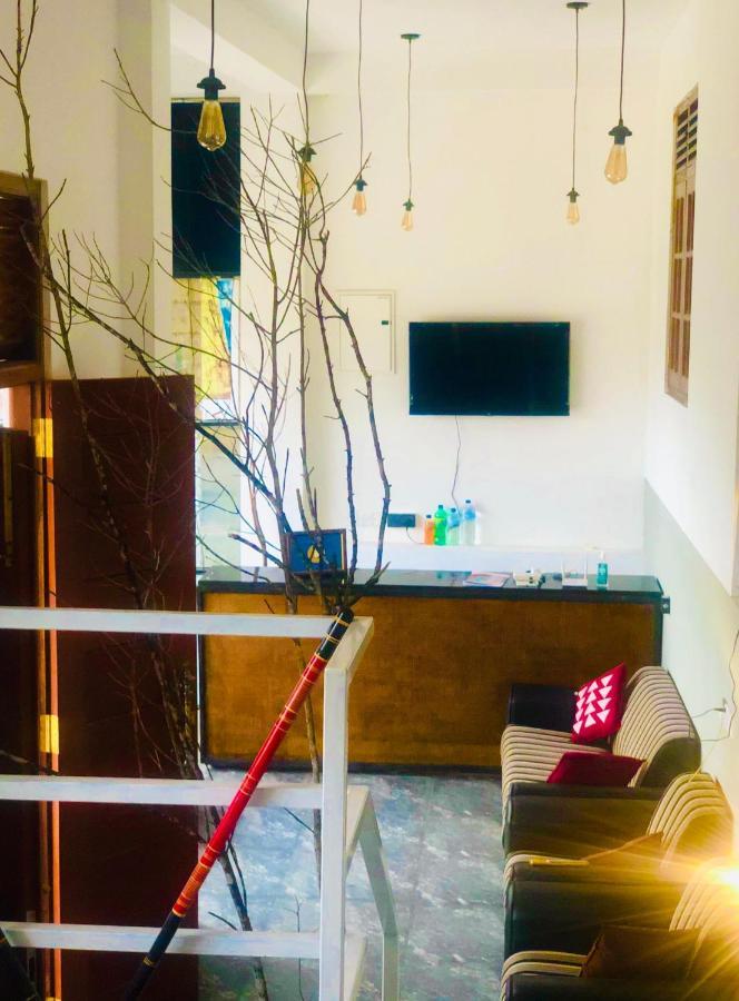 Vinish Inn ナラタニヤ エクステリア 写真